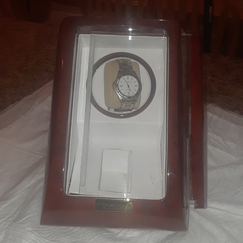 Watch case - Picture 3 of 3